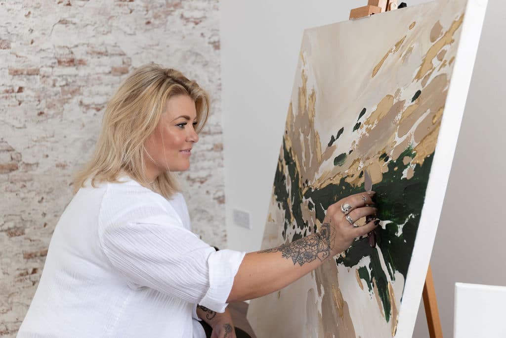 Artist Kelly Griffiths Artist Kelly Griffiths